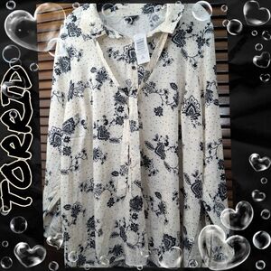 Torrid White and Black Tie Front Floral Blouse